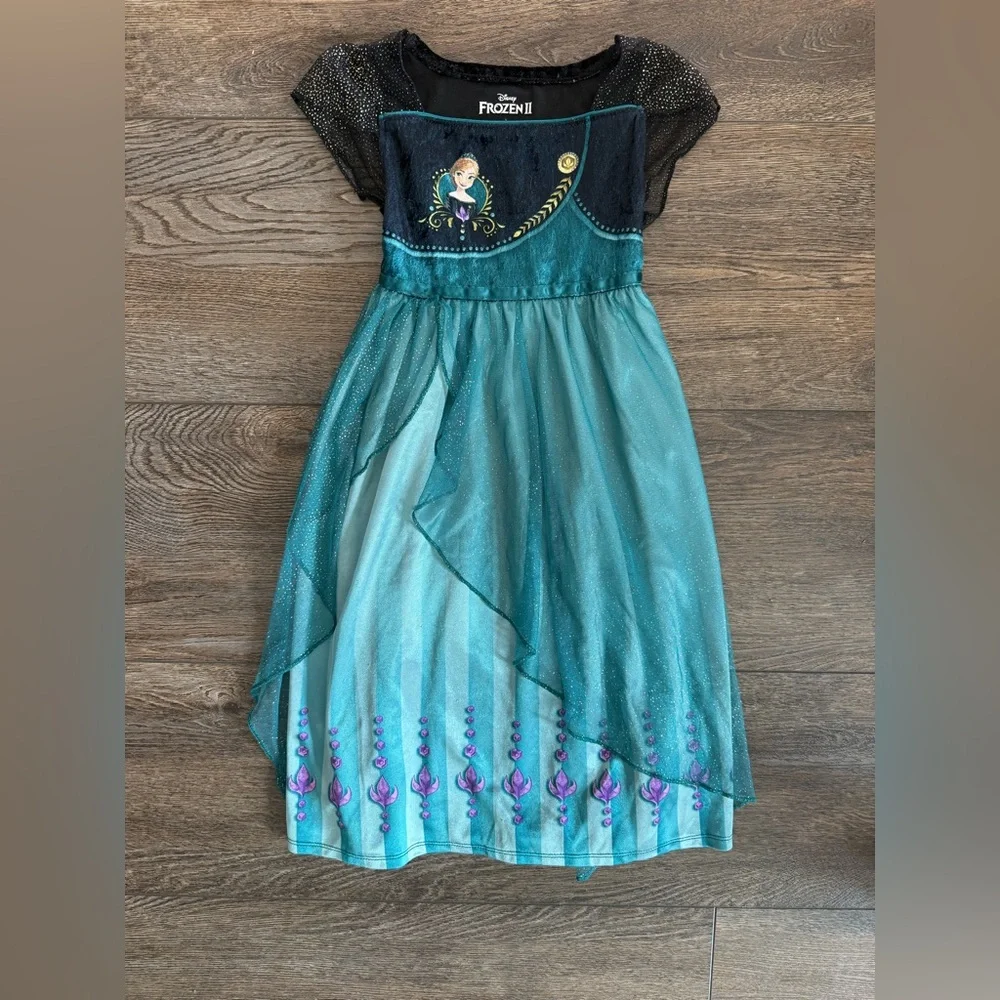 Disney - Frozen II - Princess Anna - Girls Nightgown - Size 5T - Picture 2 of 6